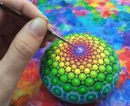 Painting on stones for beginners (detailed instructions)